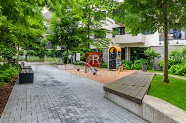 HERRYS - Na predaj kompletne zariadený 2-izbový byt s garážou v projekte Blumental