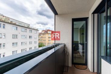 HERRYS - Na predaj kompletne zariadený 2-izbový byt s garážou v projekte Blumental