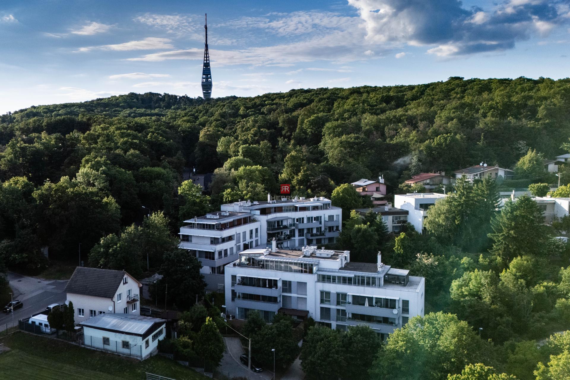 HERRYS - For sale exclusive 4-room apartment in close proximity to the forest in Koliba