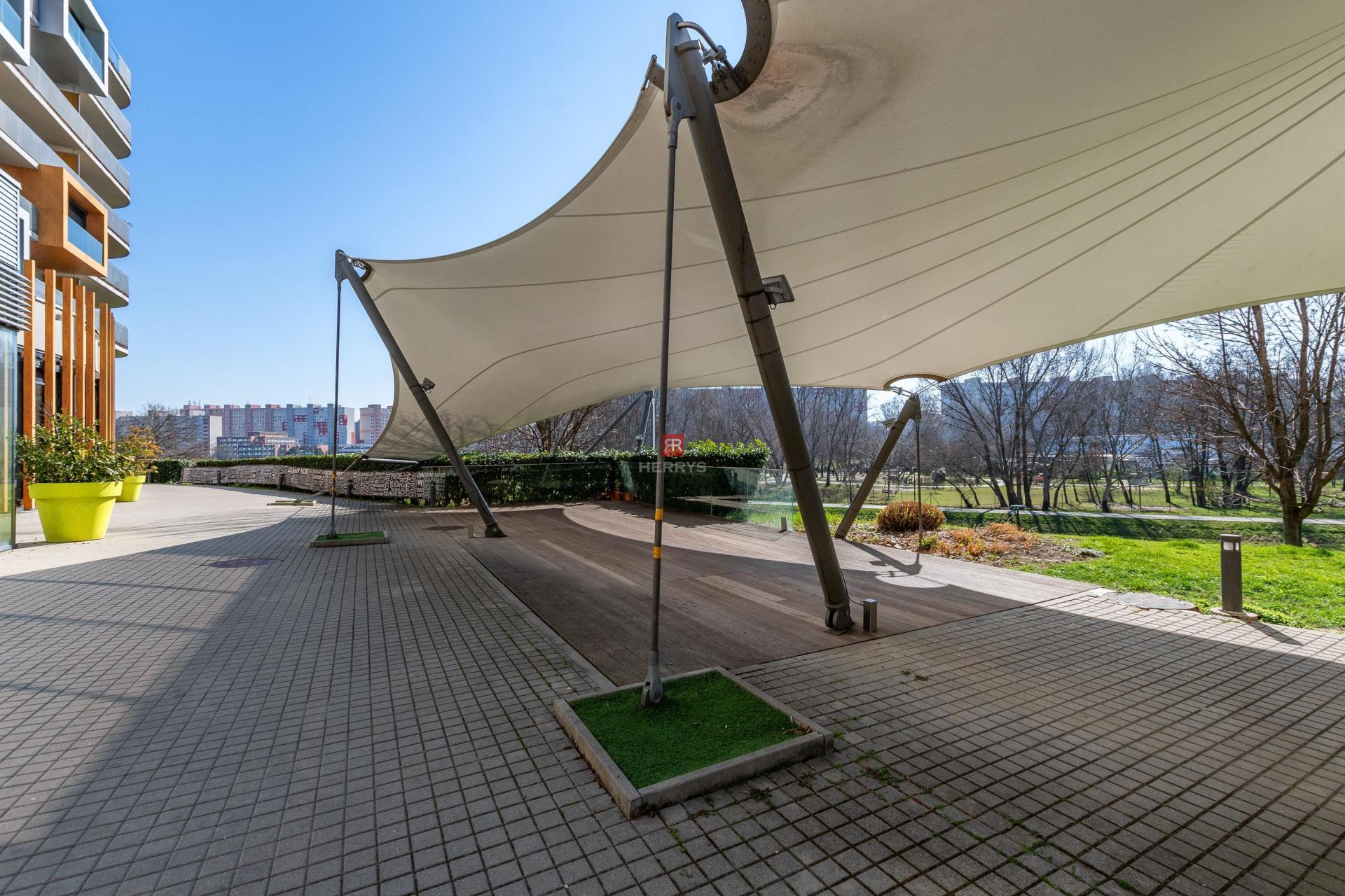 HERRYS - Na prenájom reštaurácia s veľkou terasou v atraktívnom projekte Petržalka City