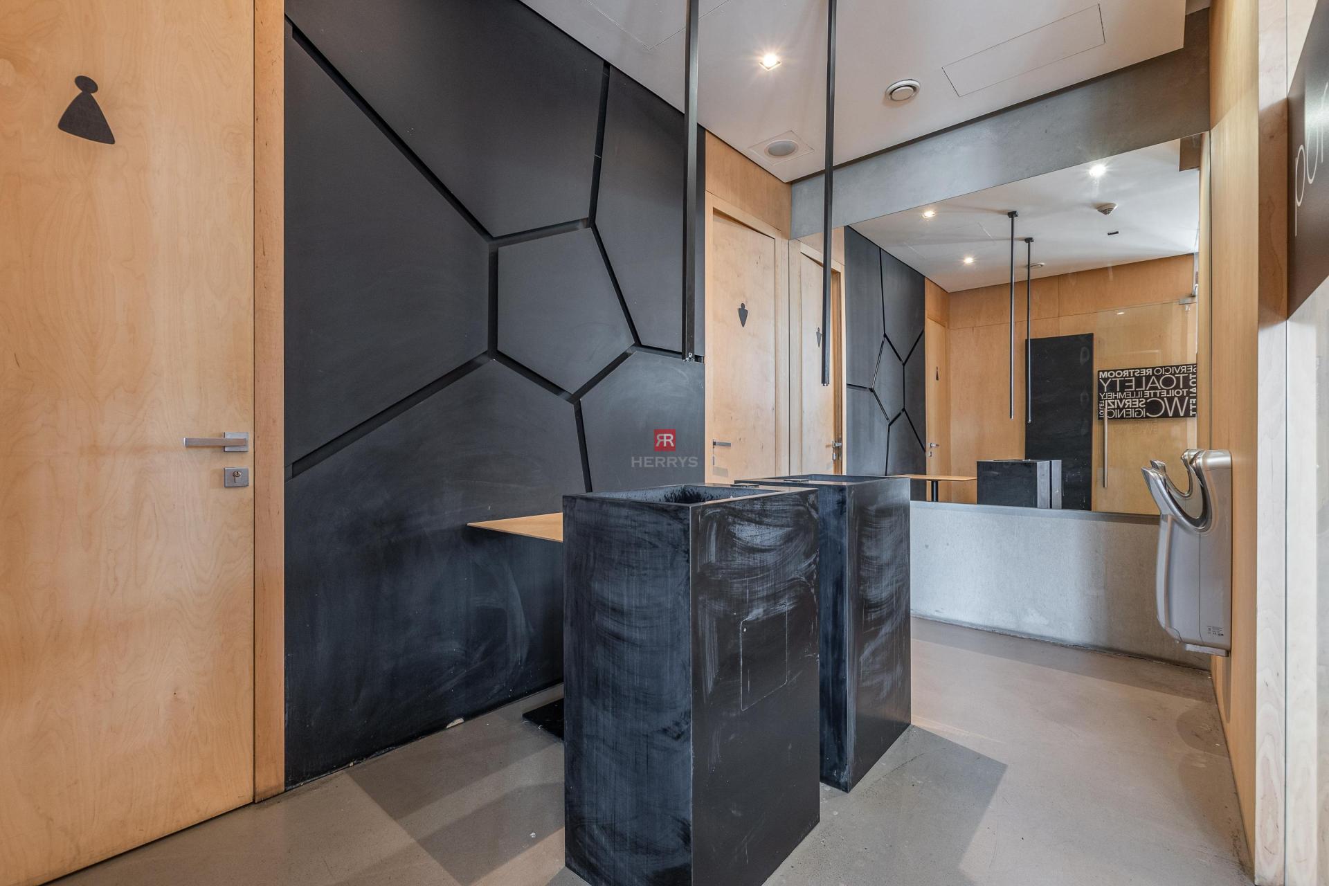 HERRYS - Na prenájom reštaurácia s veľkou terasou v atraktívnom projekte Petržalka City