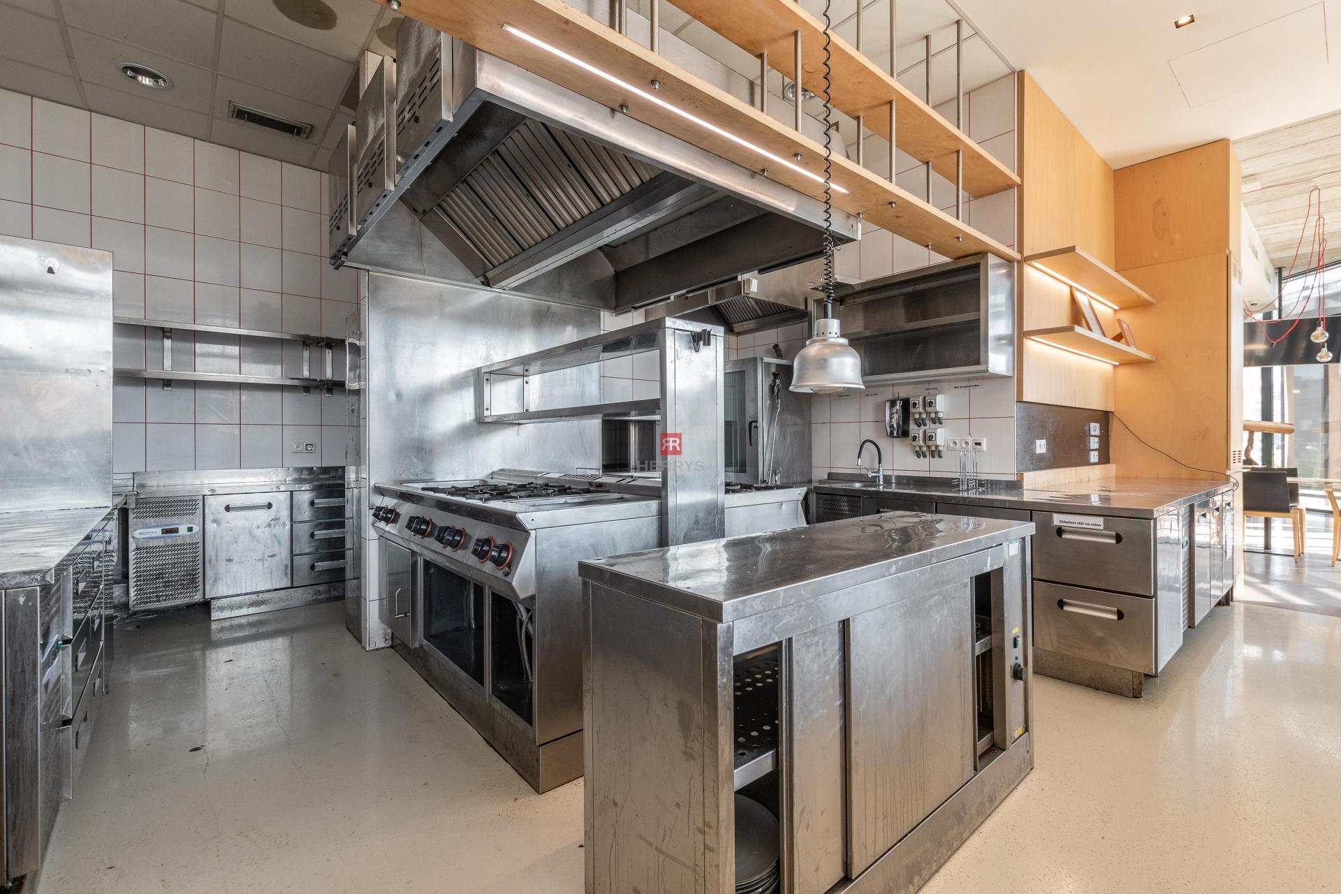 HERRYS - Na prenájom reštaurácia s veľkou terasou v atraktívnom projekte Petržalka City