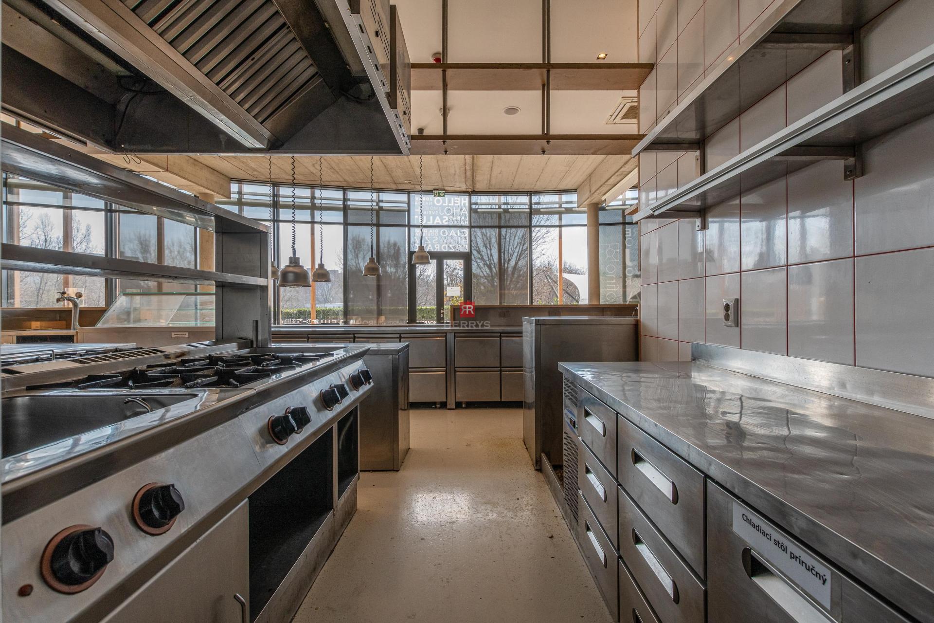 HERRYS - Na prenájom reštaurácia s veľkou terasou v atraktívnom projekte Petržalka City