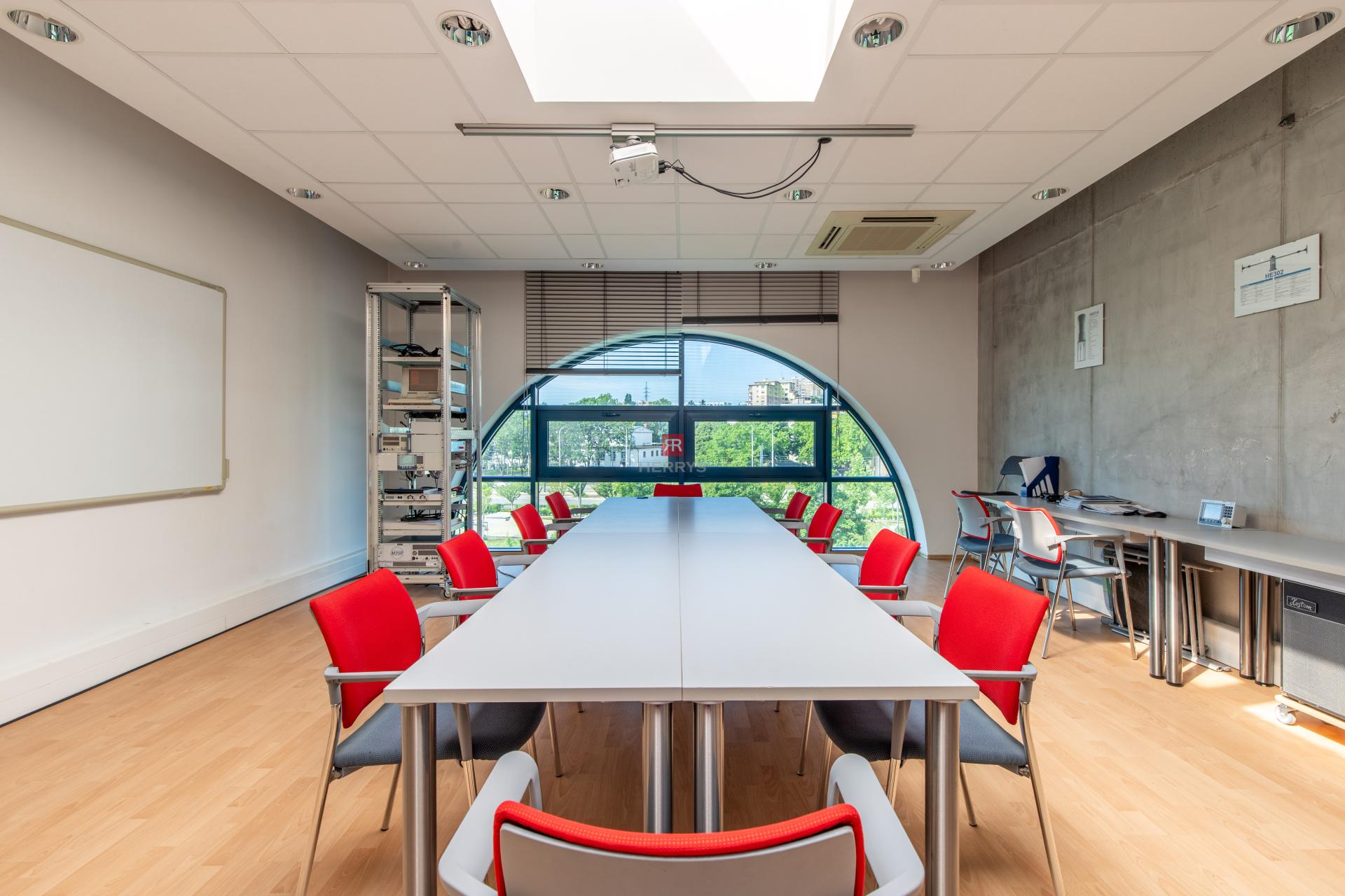 HERRYS - Exceptional office building for sale in Karlová Ves