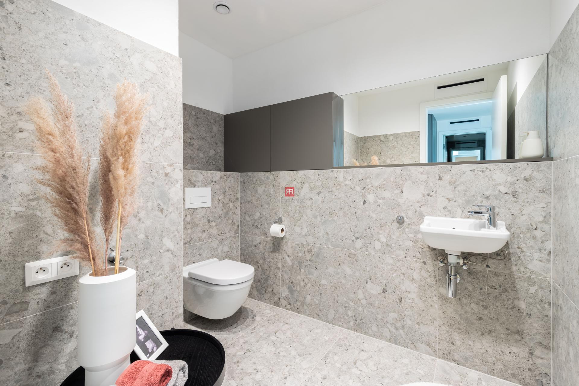 HERRYS exclusively offers for sale a 2-room apartment in the METROPOLIS project – this could be your new home!