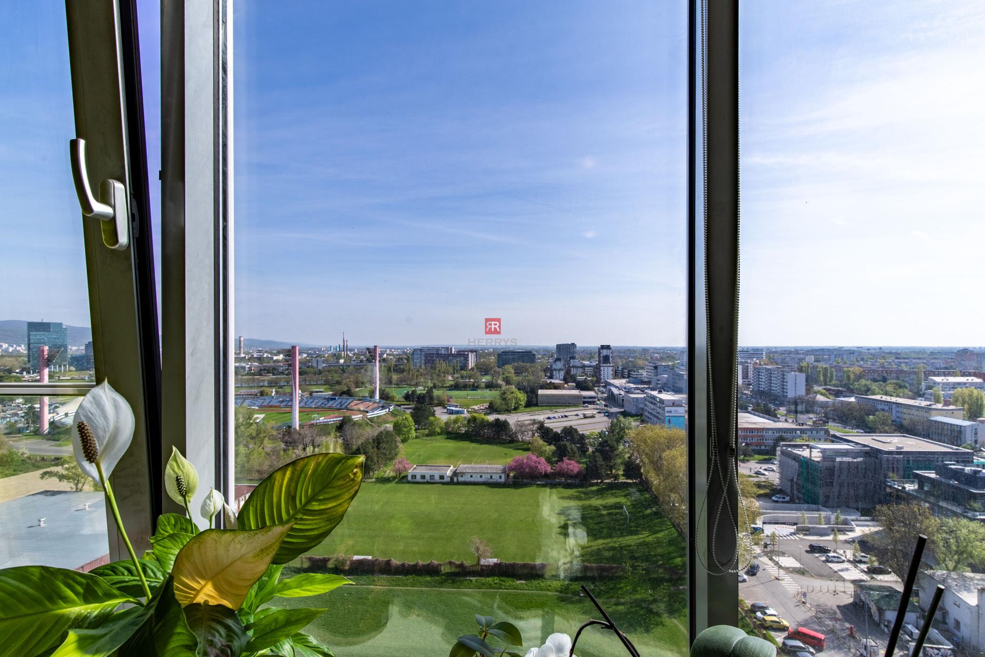 HERRYS - Na prenájom priestranný 1-izbový byt na Bajkalskej ulici, v projekte III veže