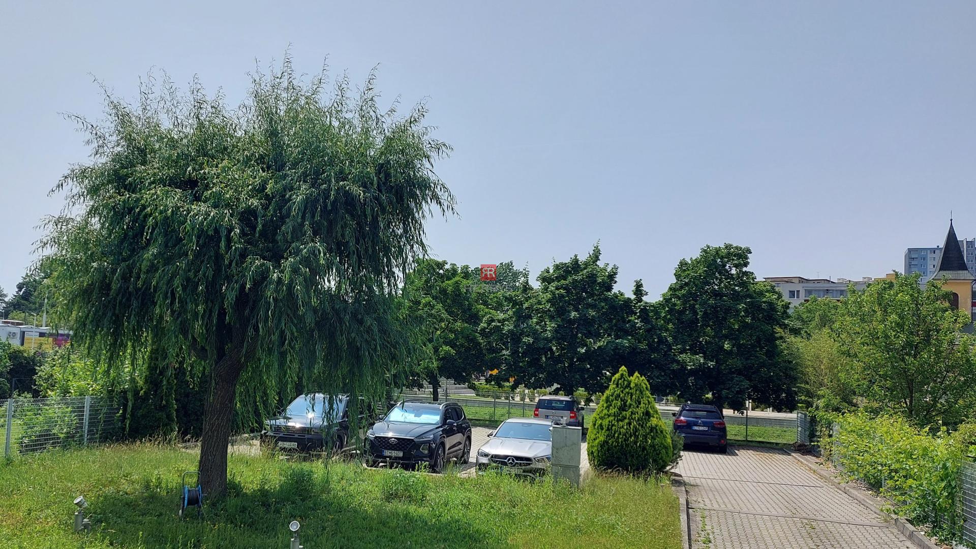 HERRYS - Exceptional office building for sale in Karlová Ves