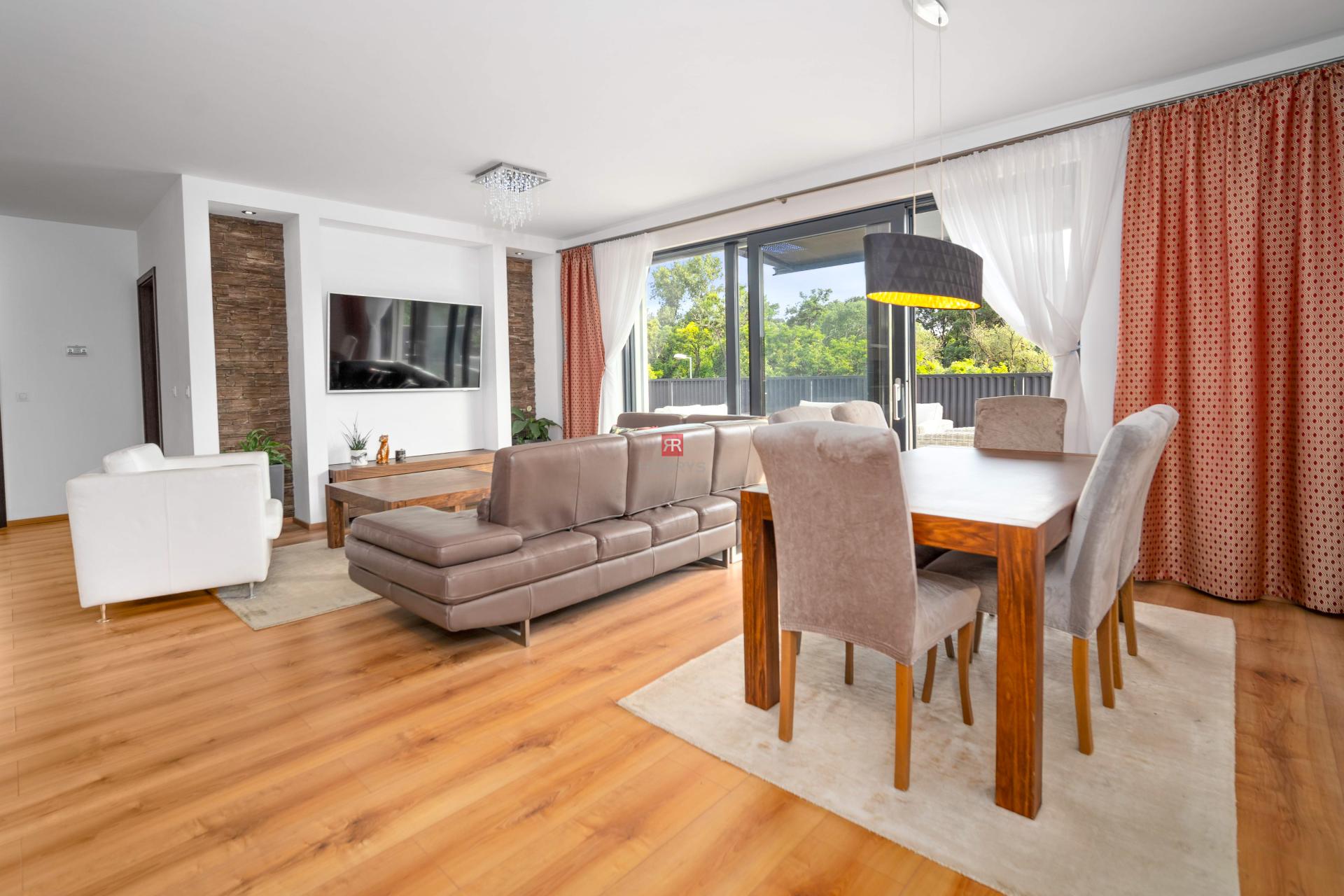 HERRYS - Na predaj výnimočný 3 izbový byt s terasou a s výhľadom do zelene devínskeho ramena Dunaju