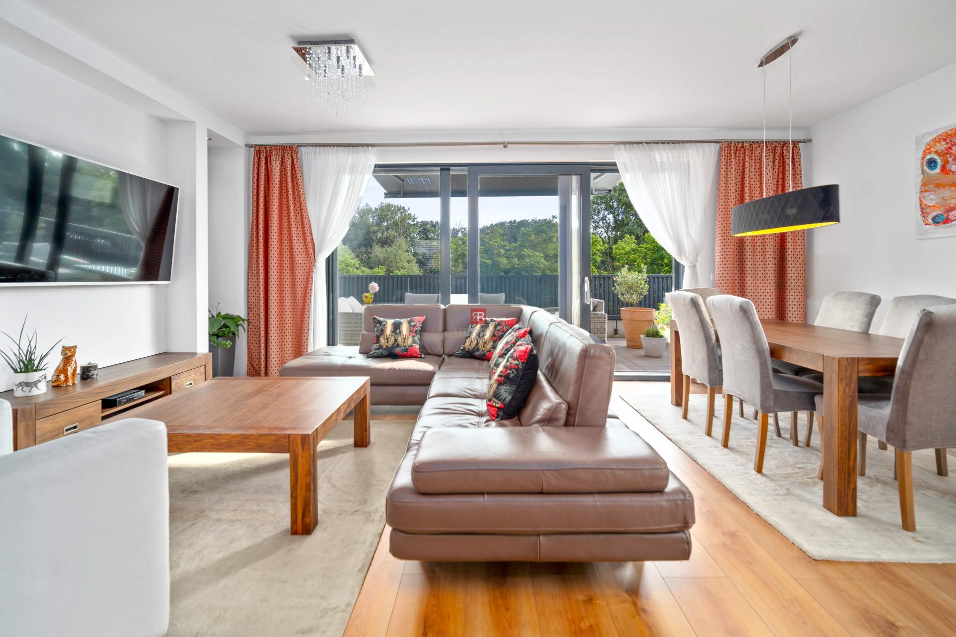 HERRYS - Na predaj výnimočný 3 izbový byt s terasou a s výhľadom do zelene devínskeho ramena Dunaju