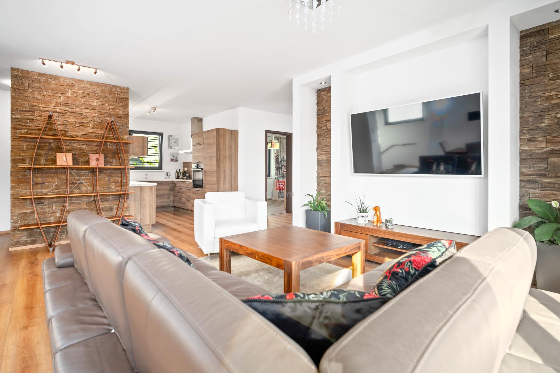 HERRYS - Na predaj výnimočný 3 izbový byt s terasou a s výhľadom do zelene devínskeho ramena Dunaju