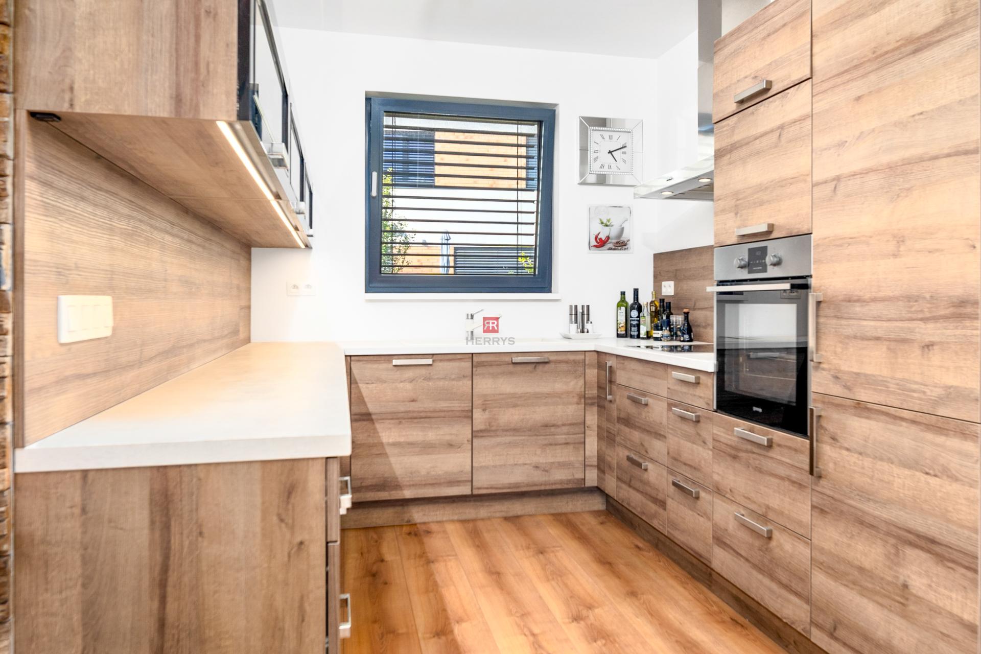 HERRYS - Na predaj výnimočný 3 izbový byt s terasou a s výhľadom do zelene devínskeho ramena Dunaju