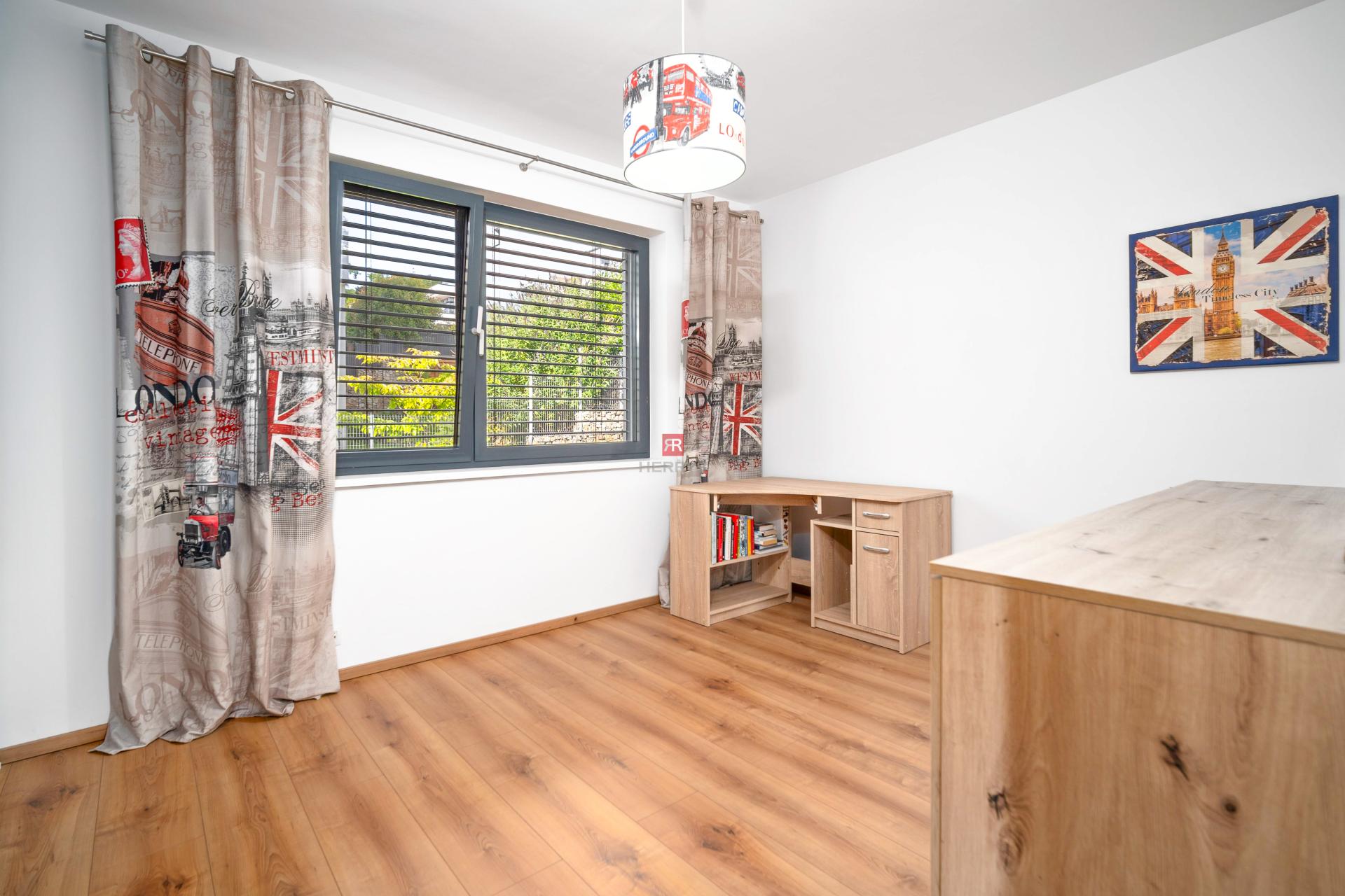 HERRYS - Na predaj výnimočný 3 izbový byt s terasou a s výhľadom do zelene devínskeho ramena Dunaju