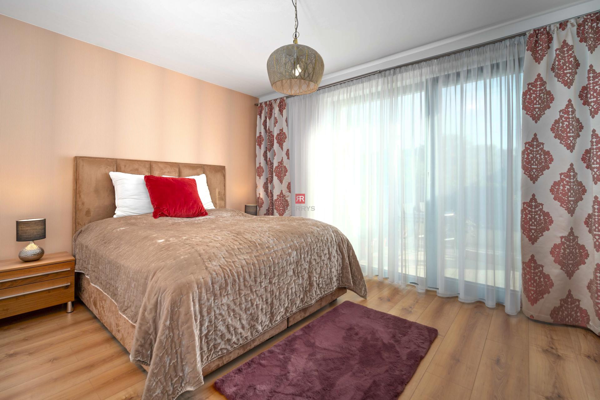 HERRYS - Na predaj výnimočný 3 izbový byt s terasou a s výhľadom do zelene devínskeho ramena Dunaju