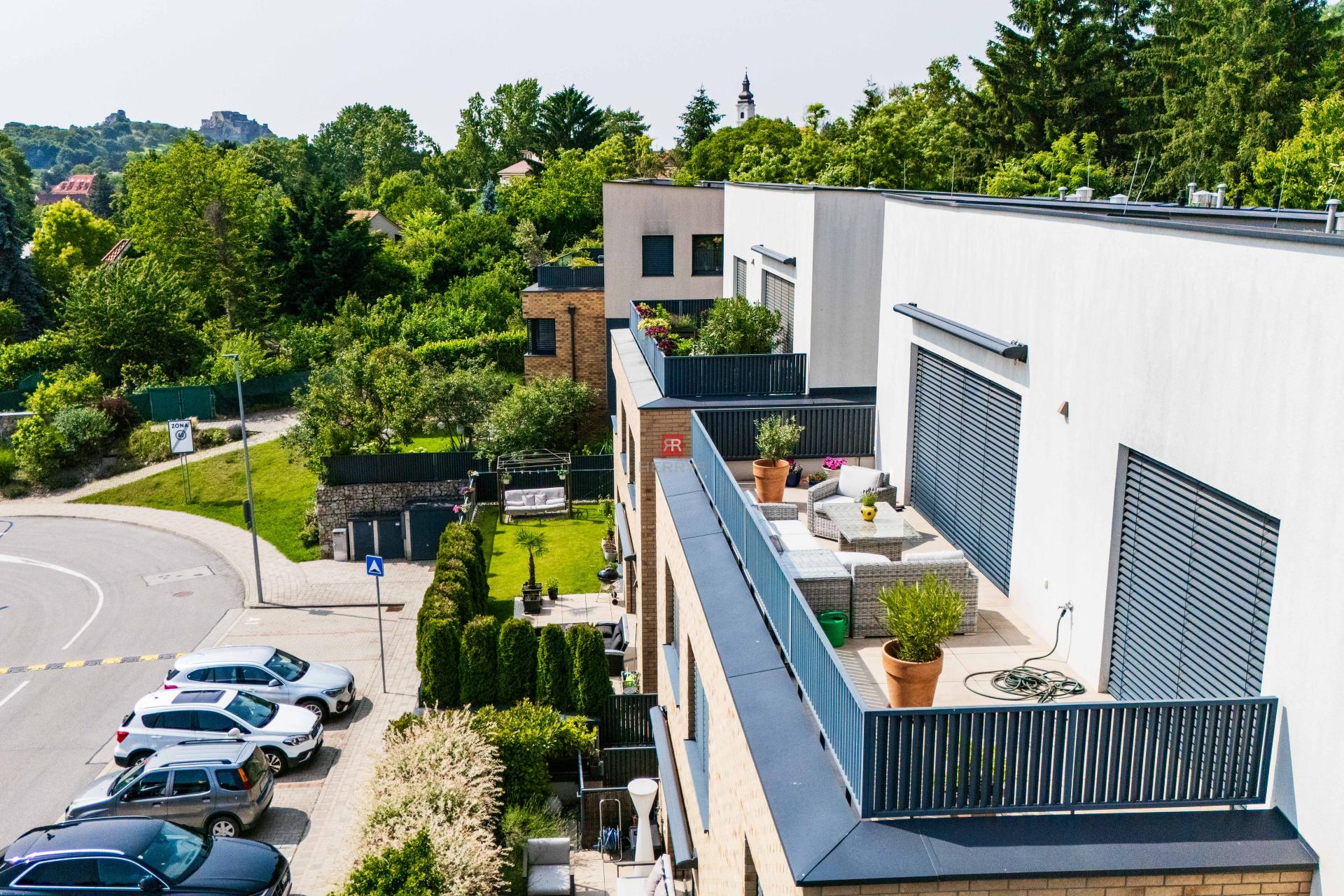 HERRYS - Na predaj výnimočný 3 izbový byt s terasou a s výhľadom do zelene devínskeho ramena Dunaju