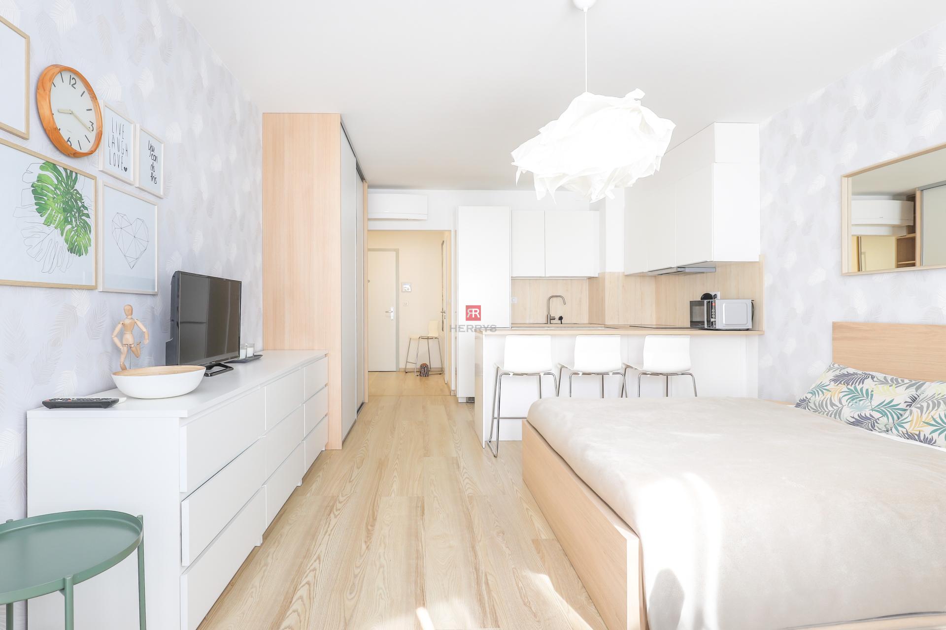 HERRYS - For rent 1-bedroom apartment with parking space in new building Stein