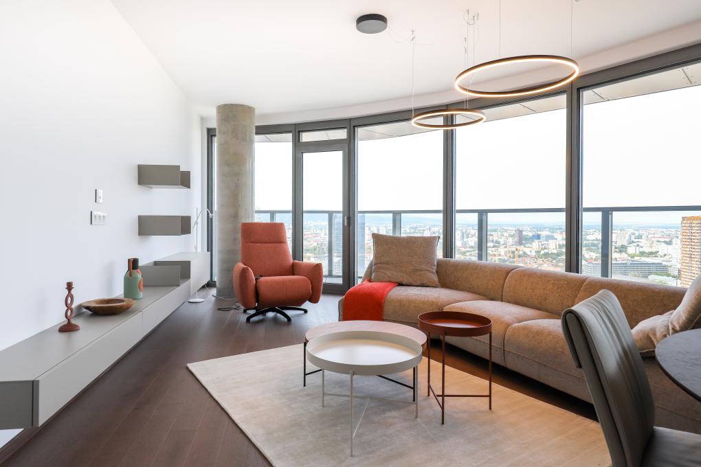 HERRYS – Na prenájom unikátny 3 izbový byt v&nbsp;najvyššom mrakodrape Eurovea Tower na 32. poschodí