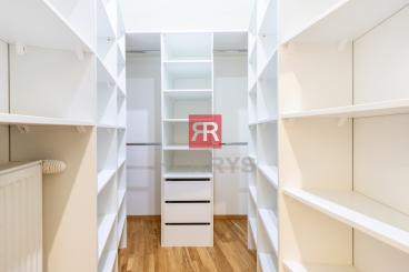 HERRYS - Na prenájom svetlý a priestranný 5 izbový rodinný dom s peknou záhradkou pri British School