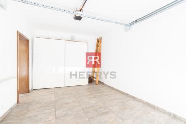 HERRYS - Na prenájom svetlý a priestranný 5 izbový rodinný dom s peknou záhradkou pri British School