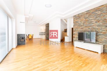 HERRYS - Na prenájom svetlý a priestranný 5 izbový rodinný dom s peknou záhradkou pri British School