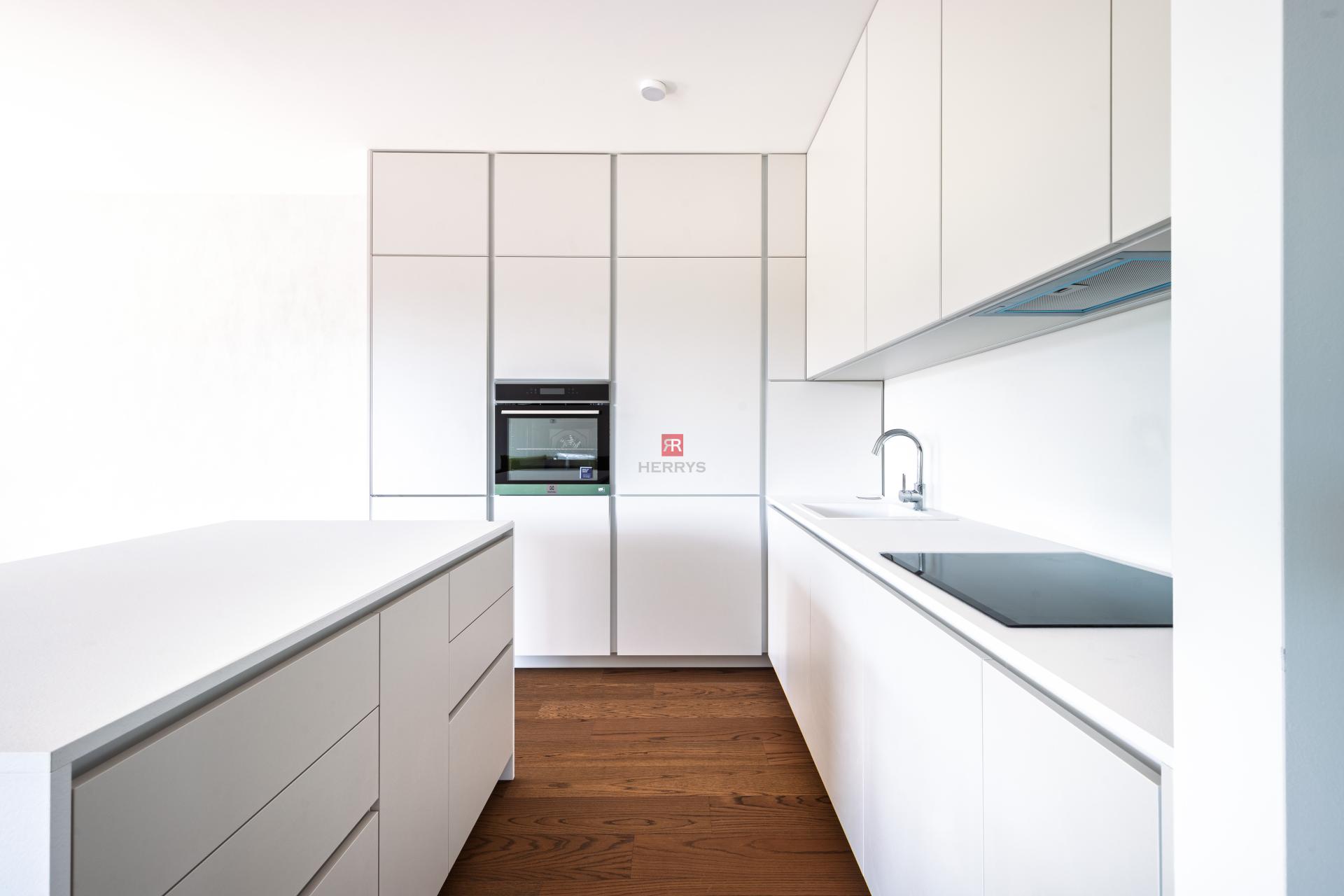 HERRYS – For sale spacious 3-room apartment in premium standard, project K Železnej studienke