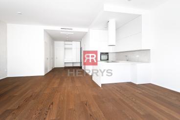 HERRYS – Na predaj priestranný 2-izbový apartmán v prémiovom štandarde, projekt K Železnej studienke