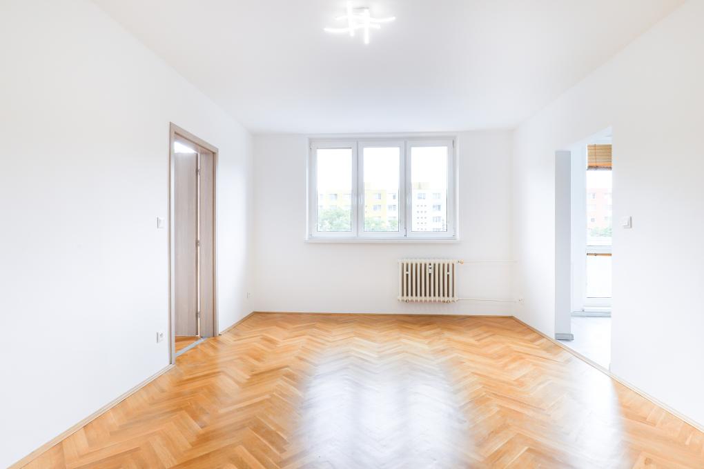 HERRYS - Na prenájom 2 - izbový byt v Ružinove, možnosť zariadiť si podľa predstáv. Zviera povolené