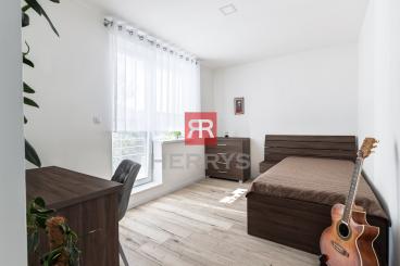 HERRYS - Na predaj výnimočný 5 izbový rodinný dom s vírivkou, v tichej časti Rovinky, blízko hrádze