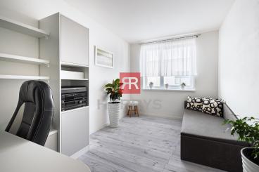 HERRYS - Na predaj výnimočný 5 izbový rodinný dom s vírivkou, v tichej časti Rovinky, blízko hrádze
