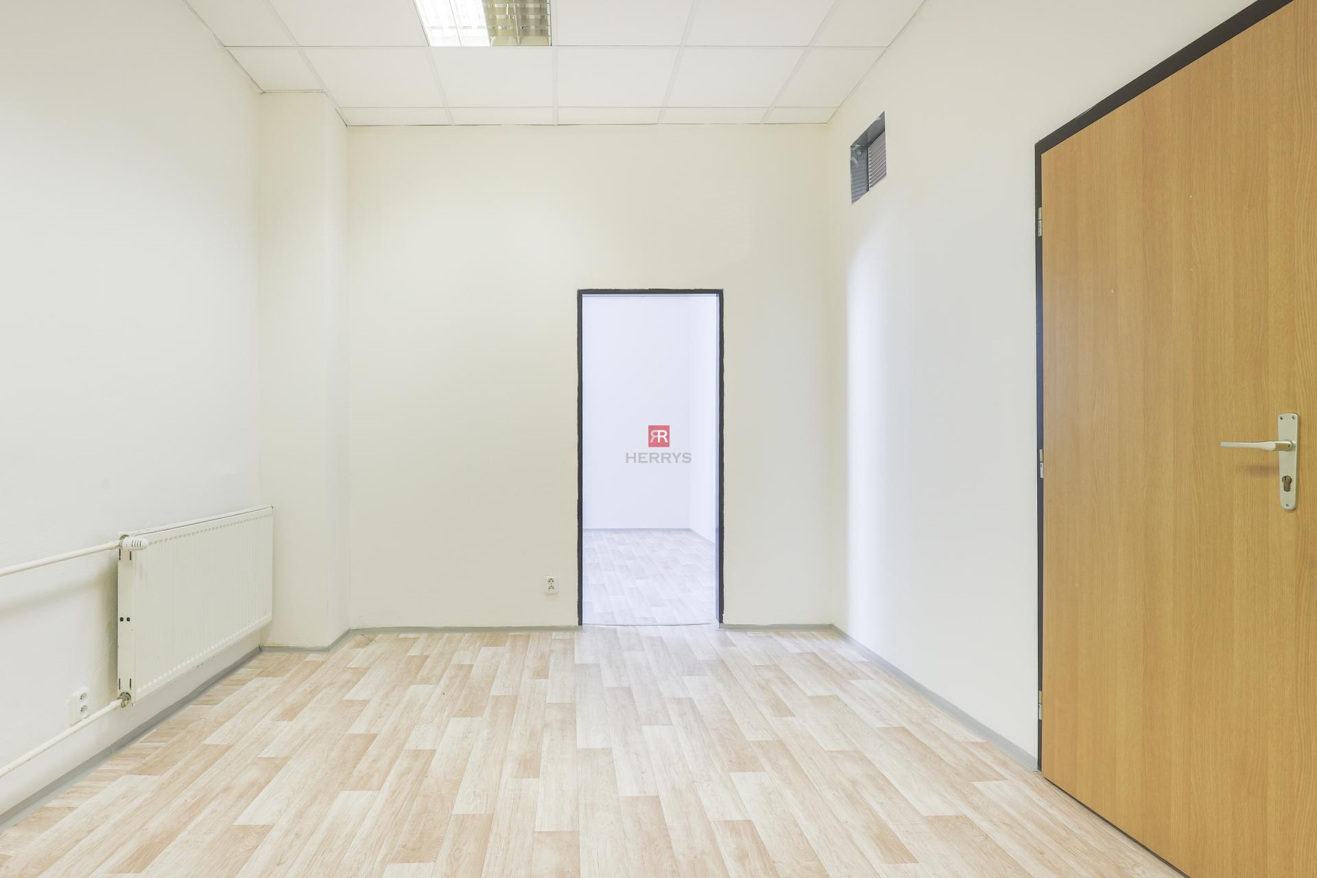 HERRYS - 4 office spaces for rent on Radlinského Street