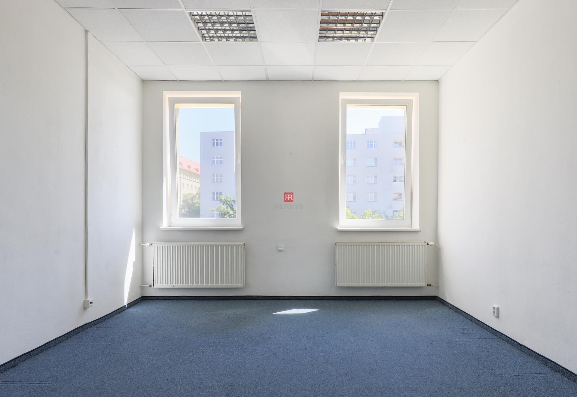 HERRYS - 4 office spaces for rent on Radlinského Street