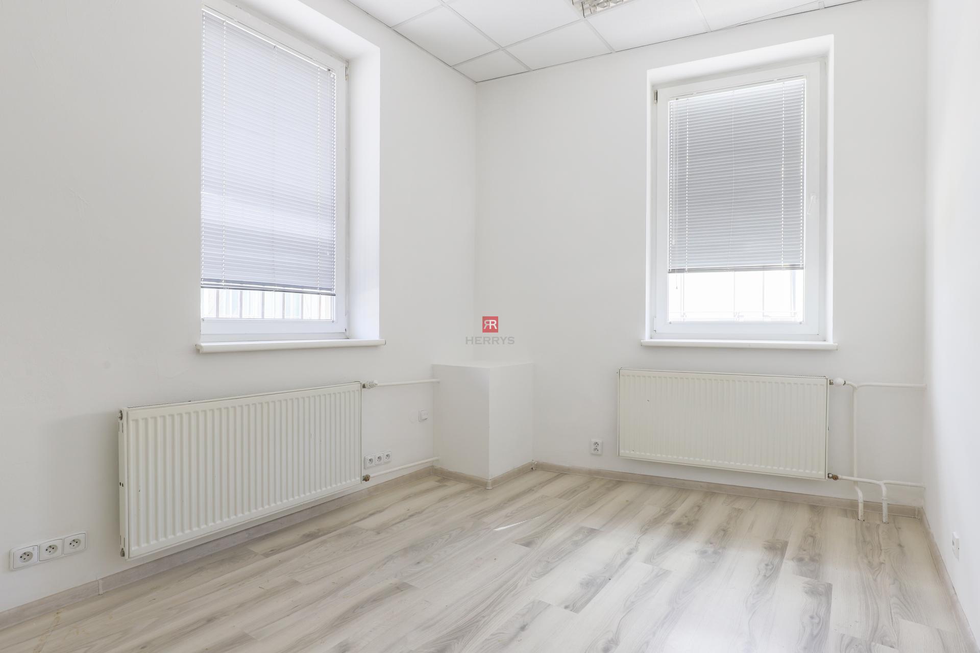 HERRYS - 4 office spaces for rent on Radlinského Street