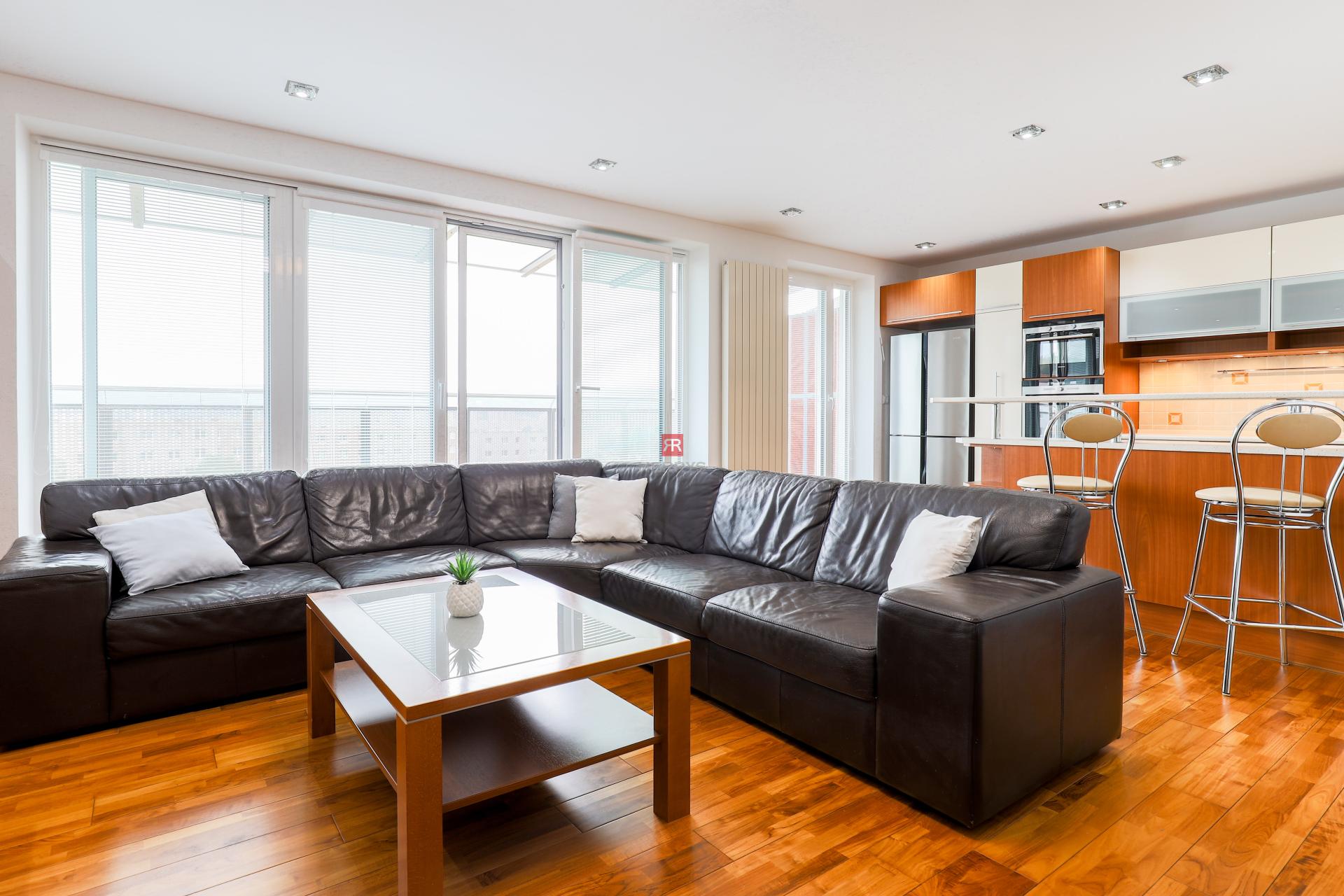 HERRYS - Na prenájom priestranný 5-izbový byt v Lamači