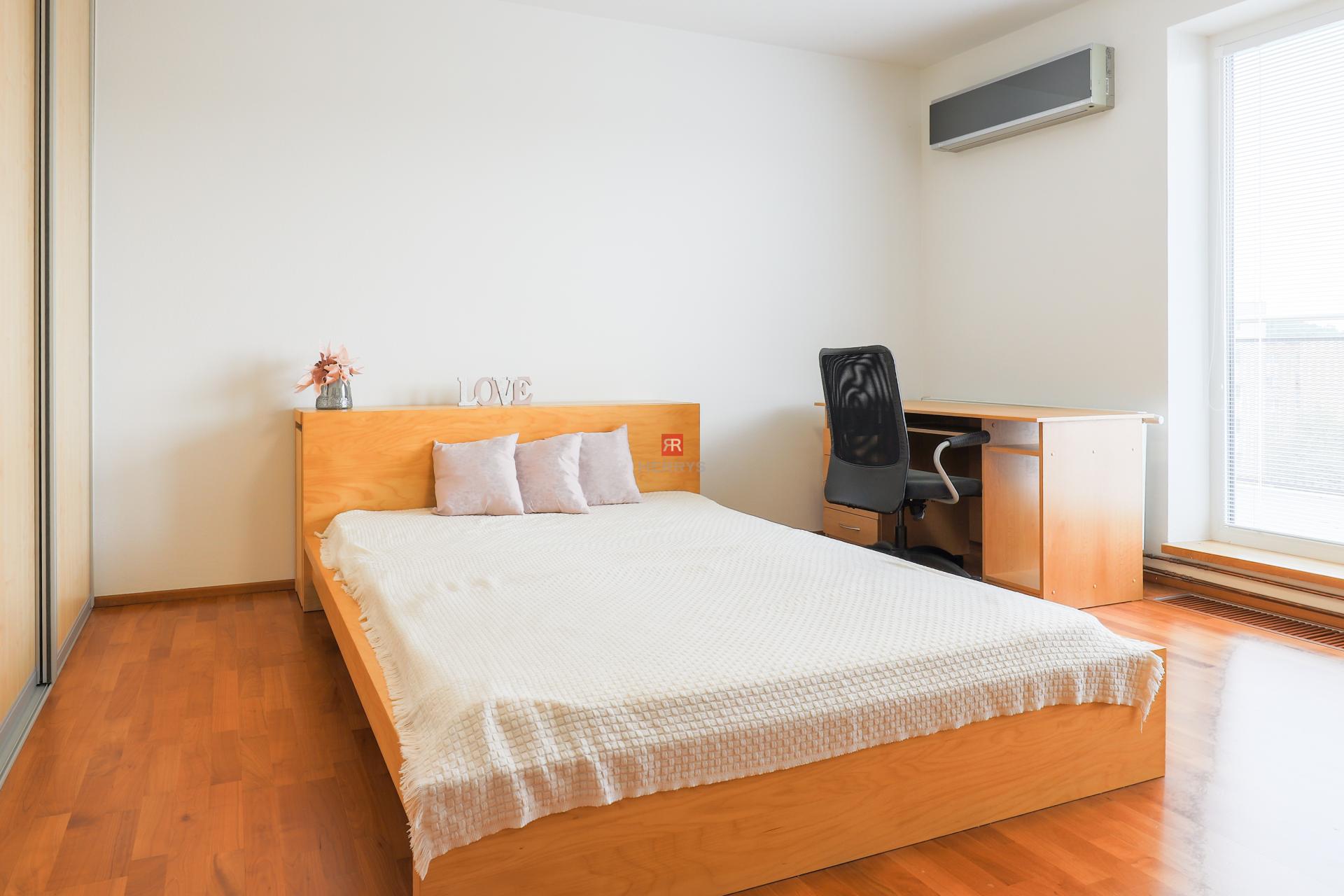 HERRYS - Na prenájom priestranný 5-izbový byt v Lamači