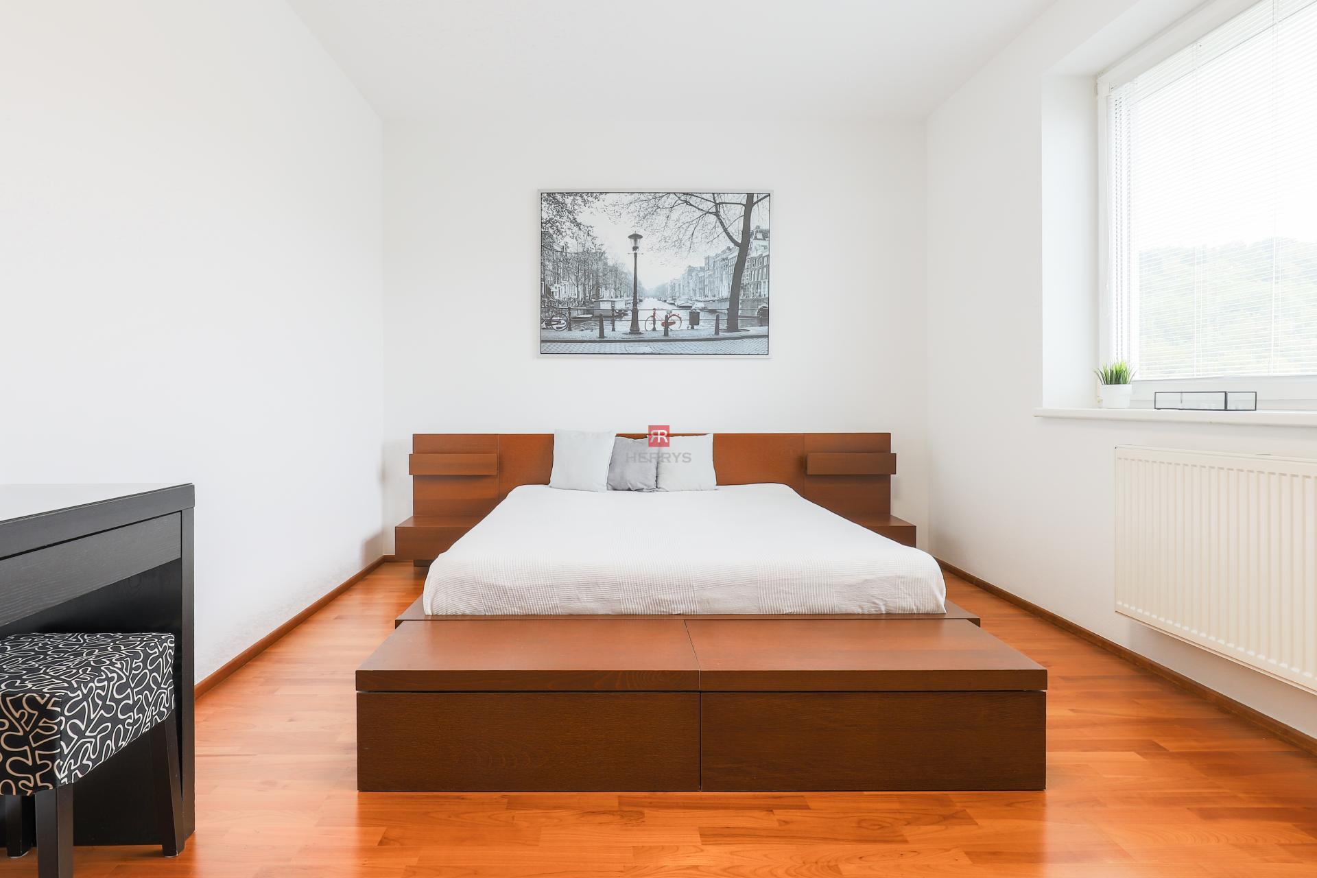 HERRYS - Na prenájom priestranný 5-izbový byt v Lamači