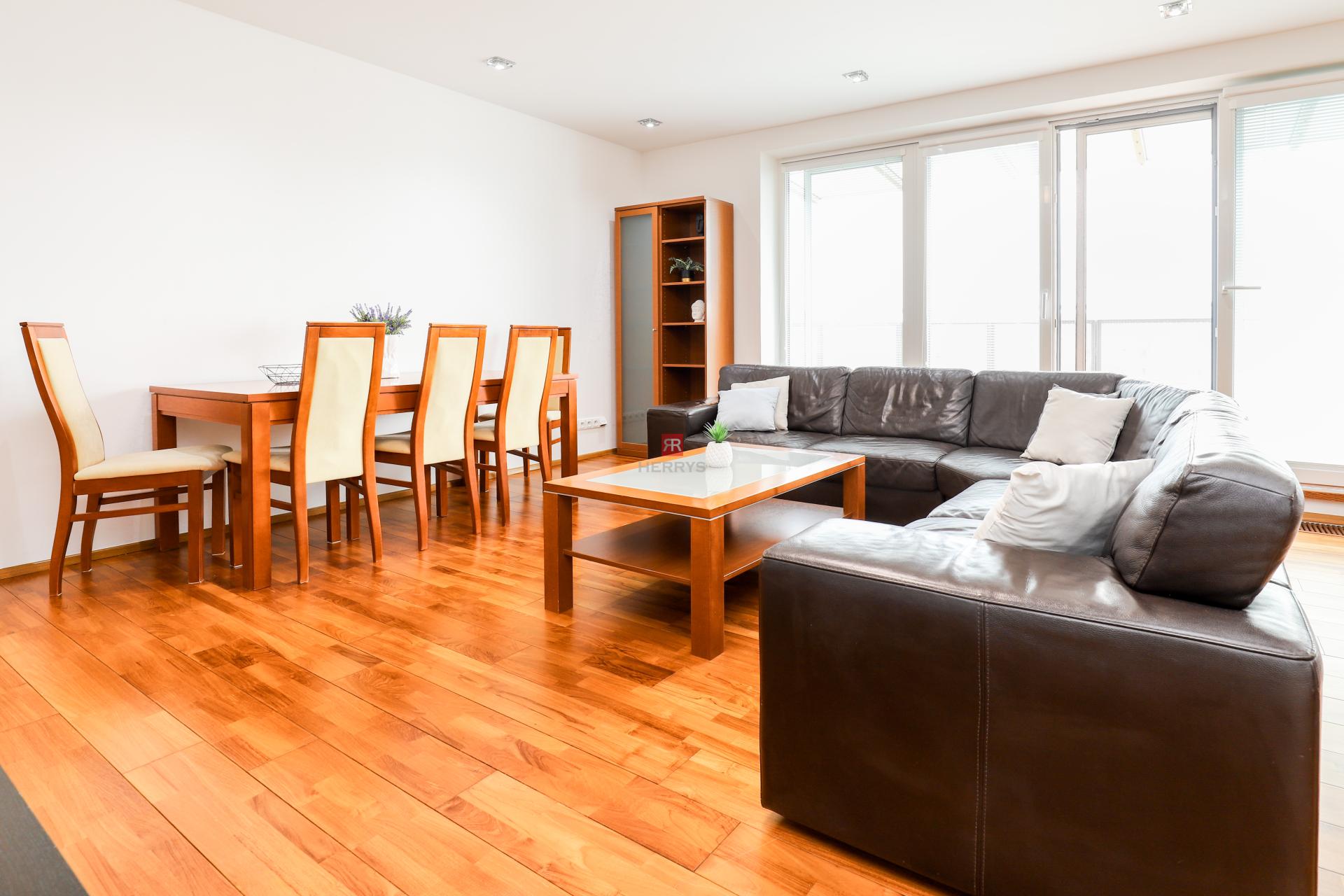 HERRYS - Na prenájom priestranný 5-izbový byt v Lamači