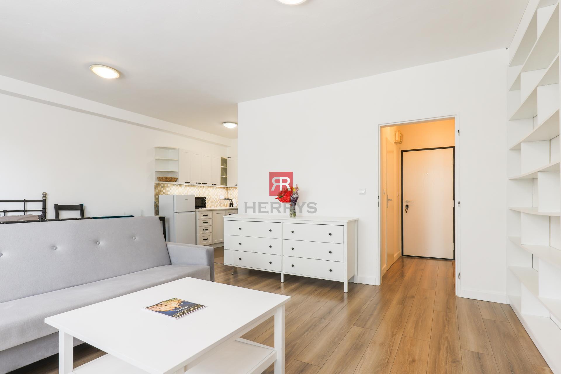 HERRYS - Na prenájom kompletne zariadená garsónka v Karlovej Vsi