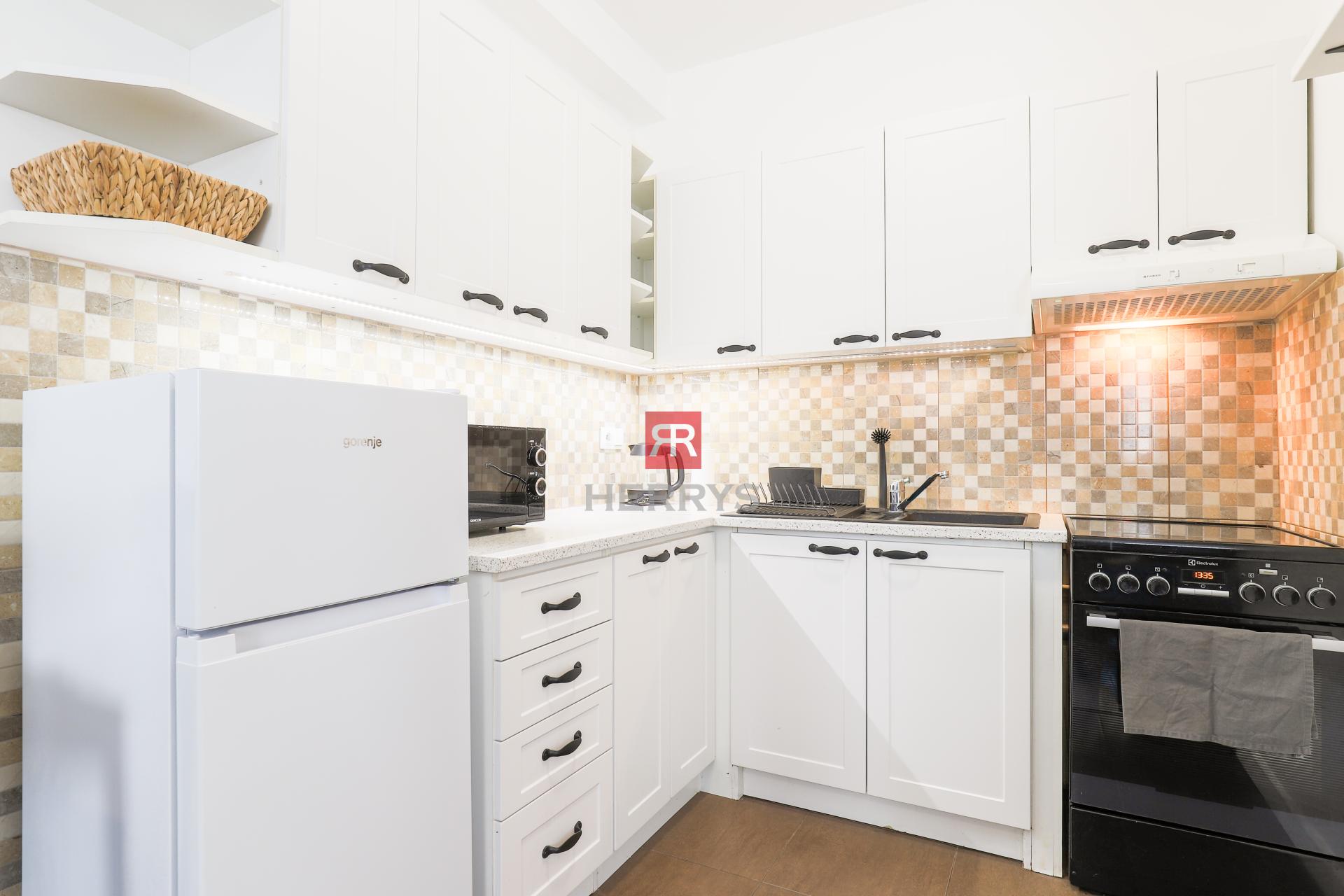 HERRYS - Na prenájom kompletne zariadená garsónka v Karlovej Vsi