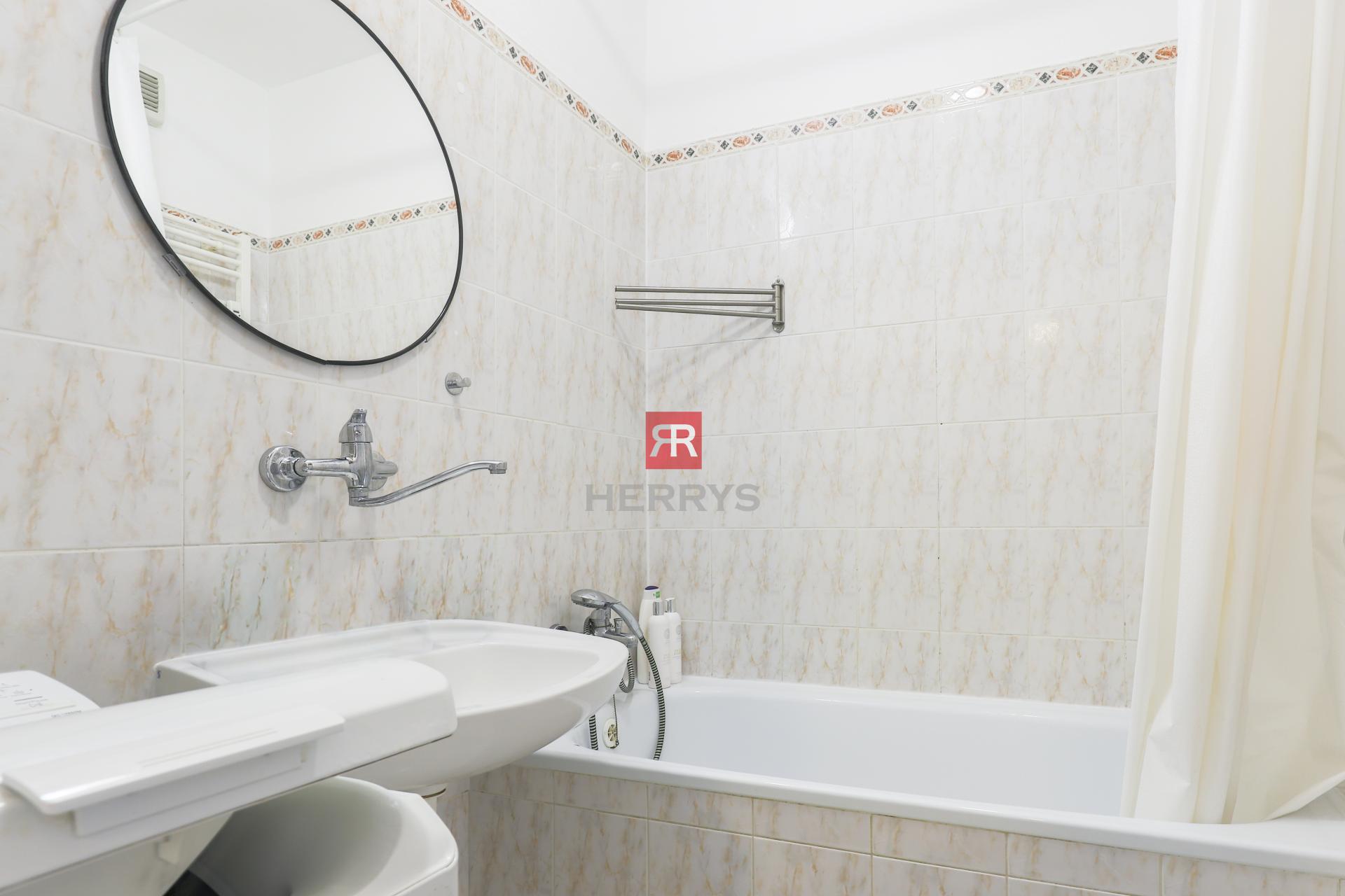 HERRYS - Na prenájom kompletne zariadená garsónka v Karlovej Vsi