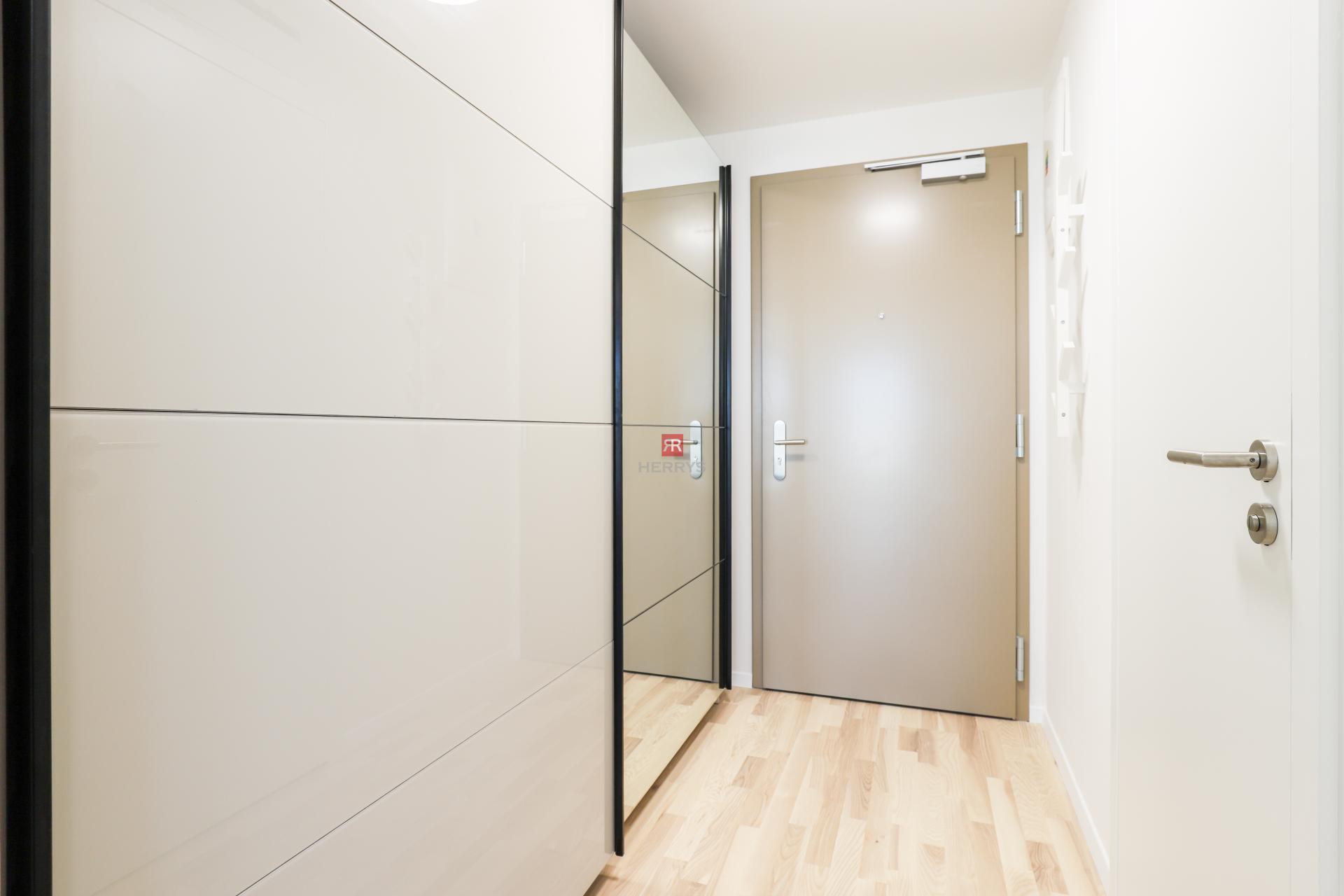 HERRYS - Na prenájom úplne nový, zariadený 1-izbový apartmán v projekte METROPOLIS&nbsp;