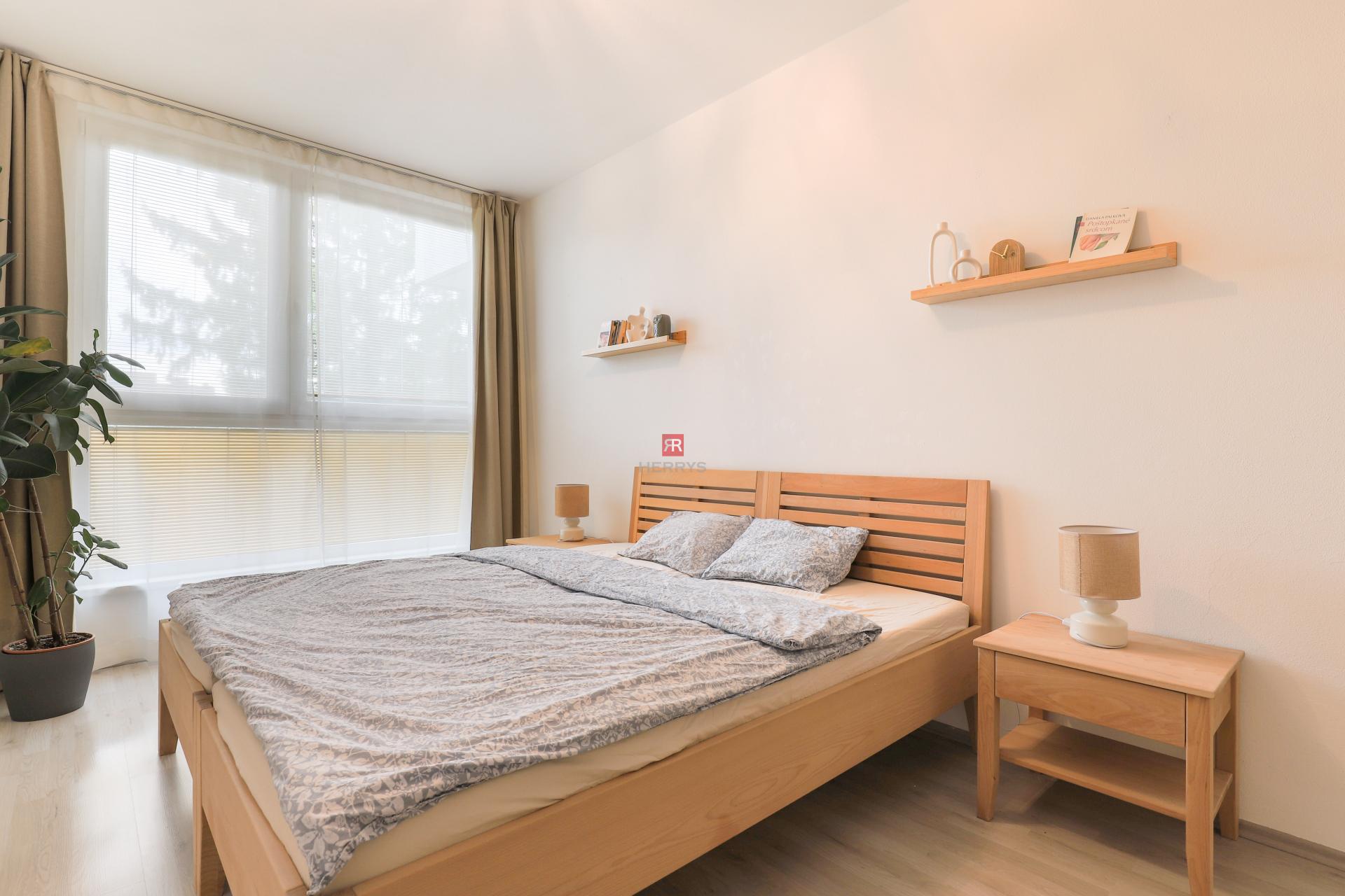 HERRYS - For rent 2-room air-conditioned apartment in a new building with easy parking