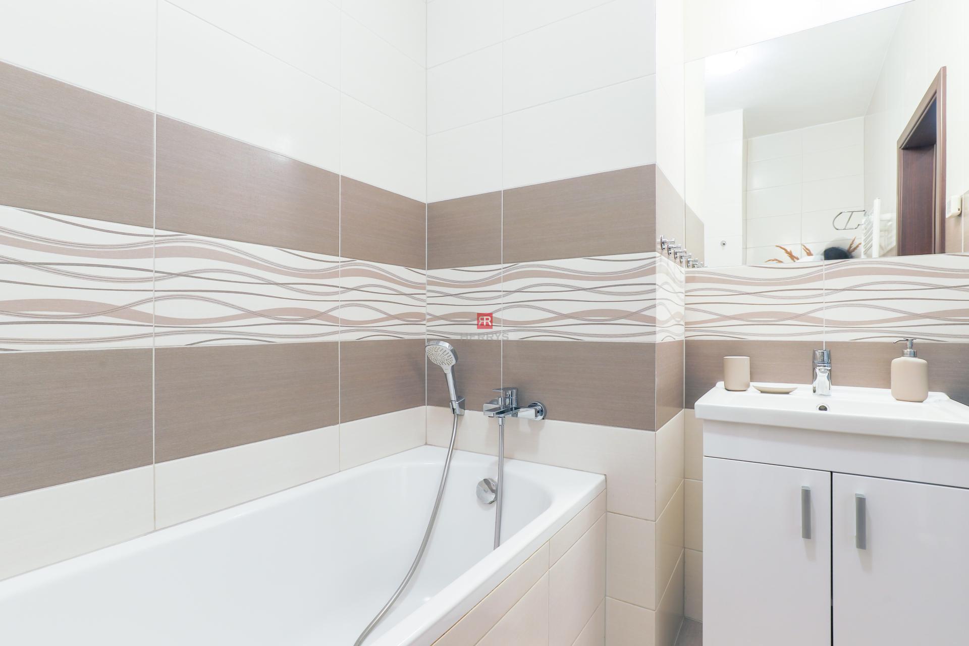 HERRYS - For rent 2-room air-conditioned apartment in a new building with easy parking