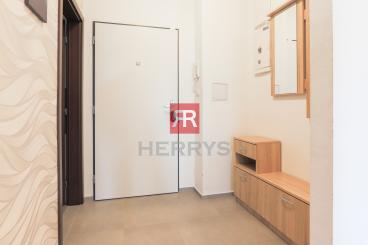 HERRYS - For rent 2-room air-conditioned apartment in a new building with easy parking