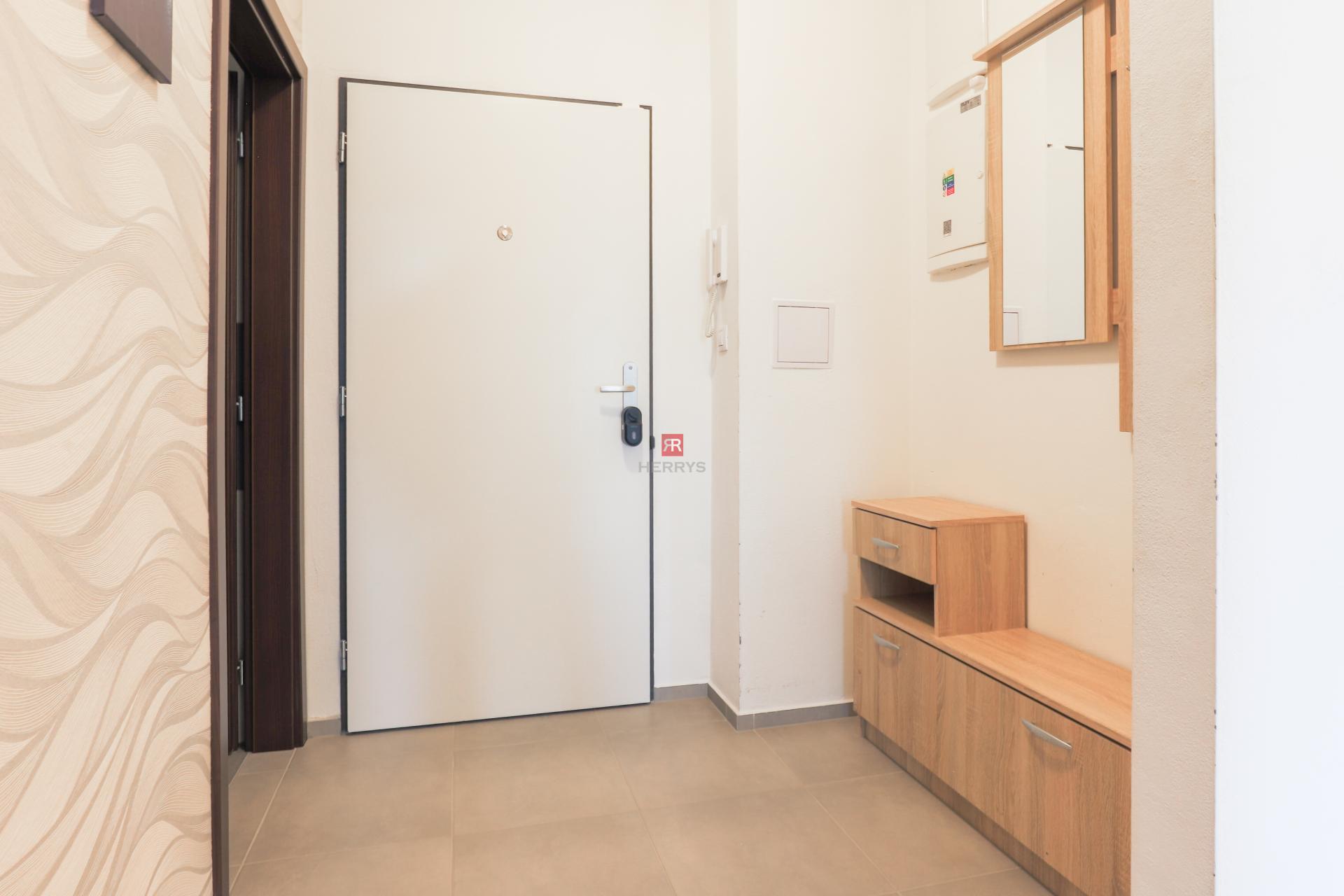 HERRYS - For rent 2-room air-conditioned apartment in a new building with easy parking