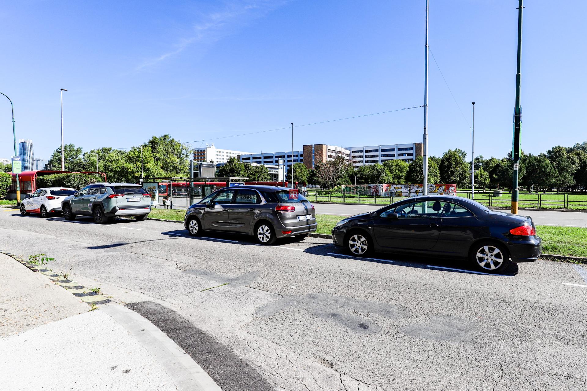 HERRYS - Na prenájom obchodné priestory vo frekventovanej lokalite&nbsp;