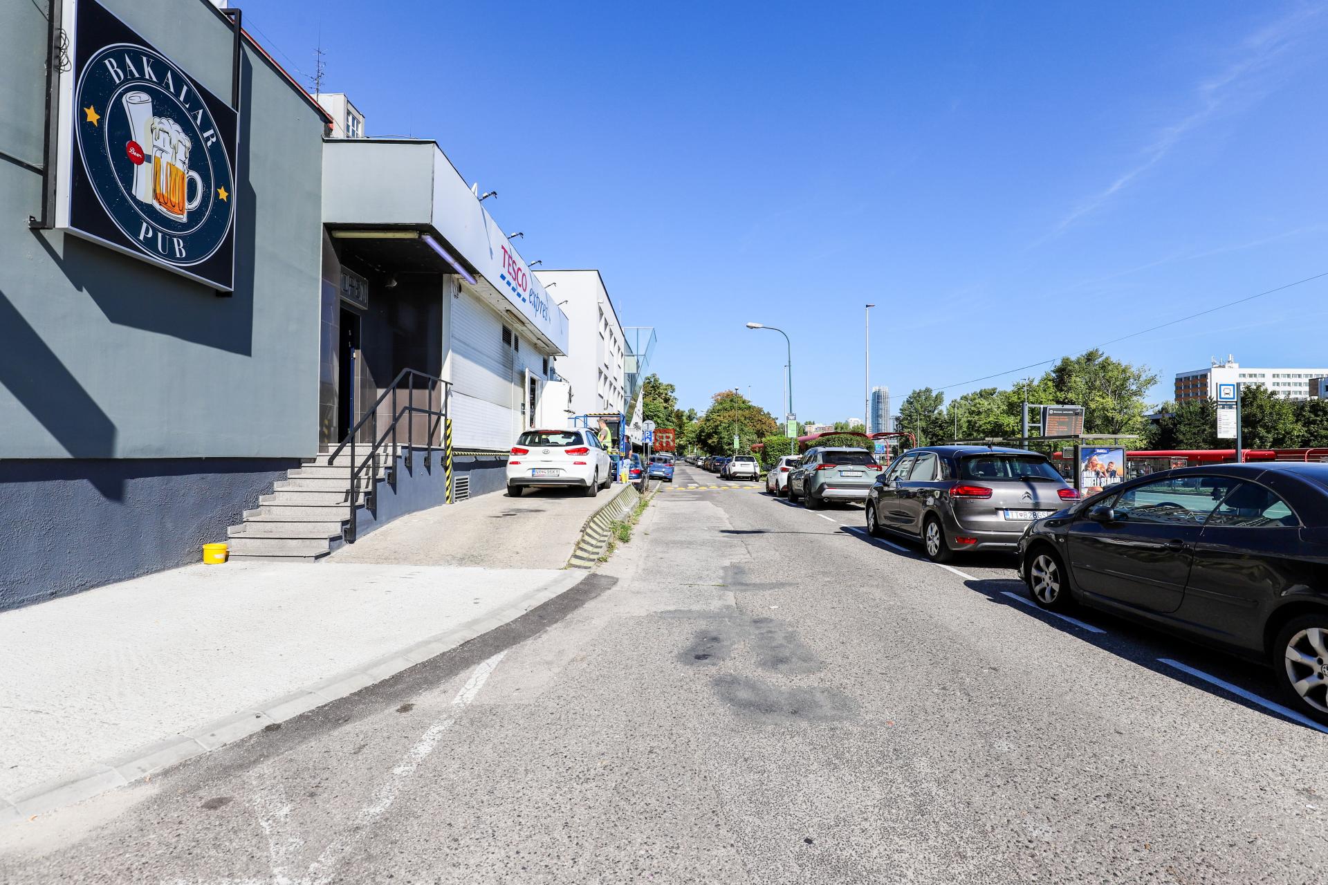 HERRYS - Na prenájom obchodné priestory vo frekventovanej lokalite&nbsp;