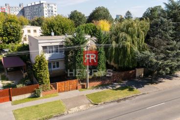 HERRYS - Na predaj 5-izbový rodinný dom s potenciálom a veľkorysým pozemkom v okrese Bratislava II