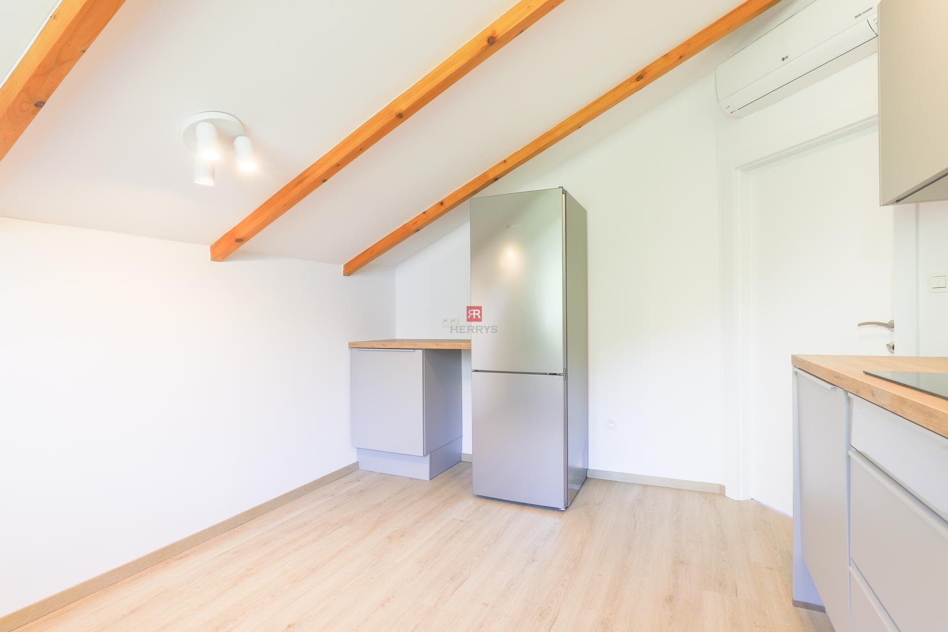 HERRYS - Na prenájom zrekonštruovaný &nbsp;4 izbový byt na lukratívnej adrese, Červeňova ulica