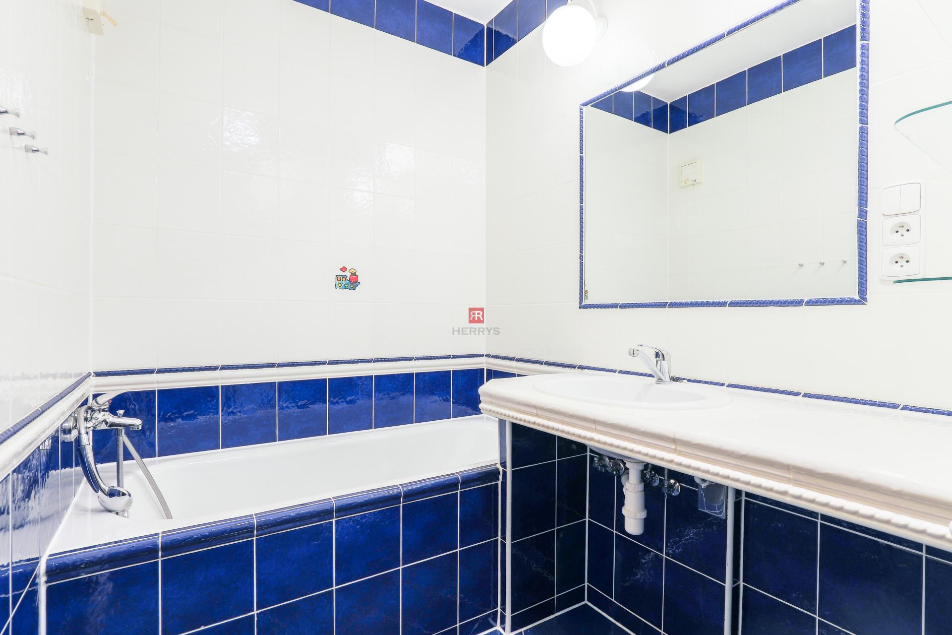 HERRYS - 4-room fully furnished apartment for rent
