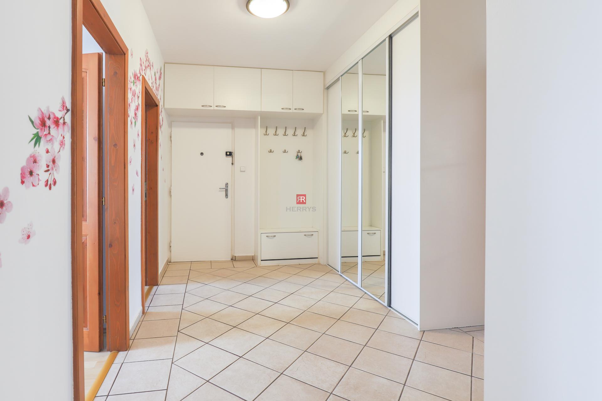 HERRYS - 4-room fully furnished apartment for rent