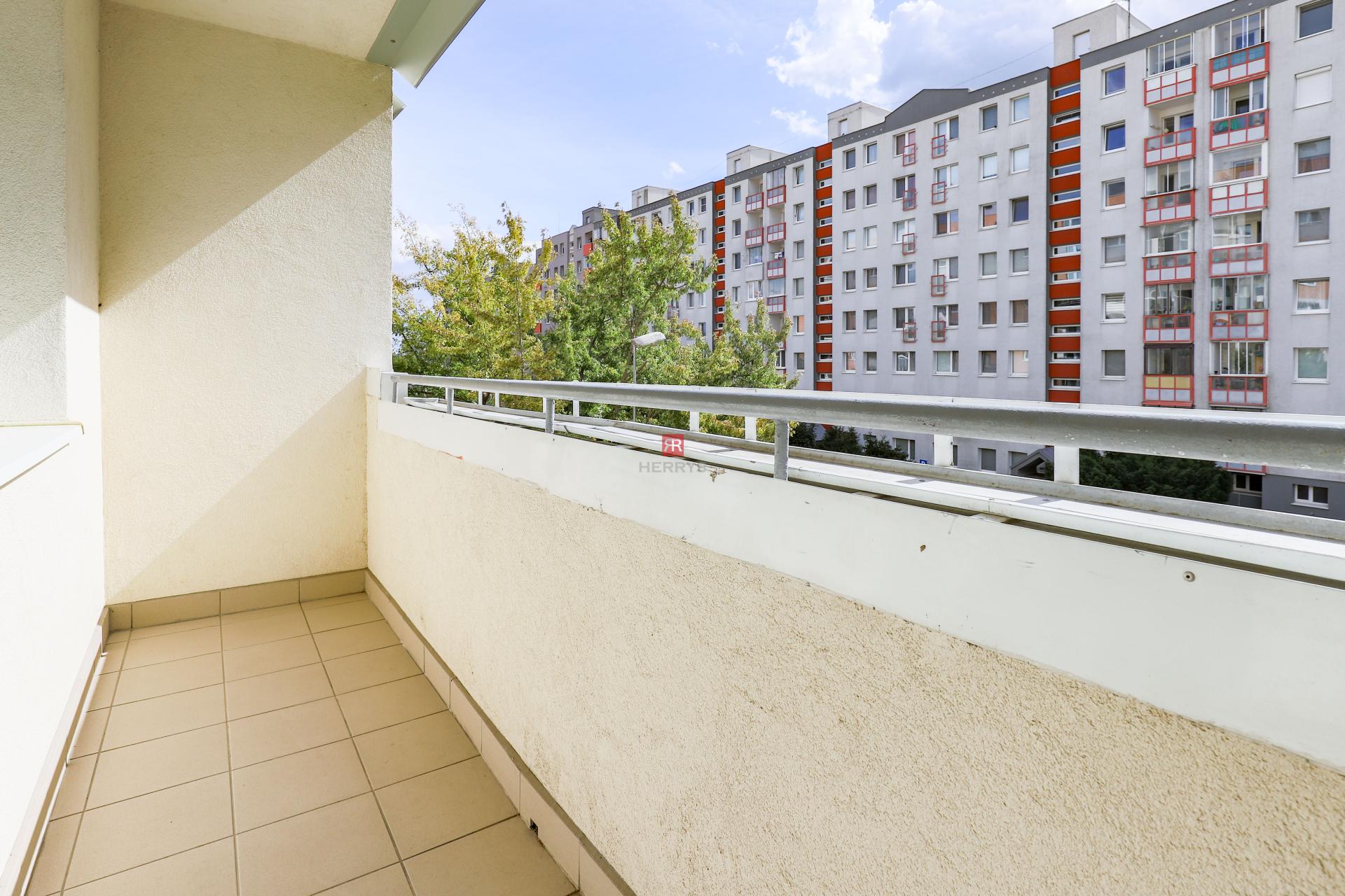 HERRYS - 4-room fully furnished apartment for rent